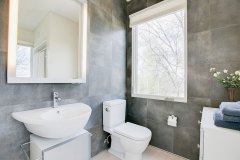North-Oaks-Contemprary-Bath